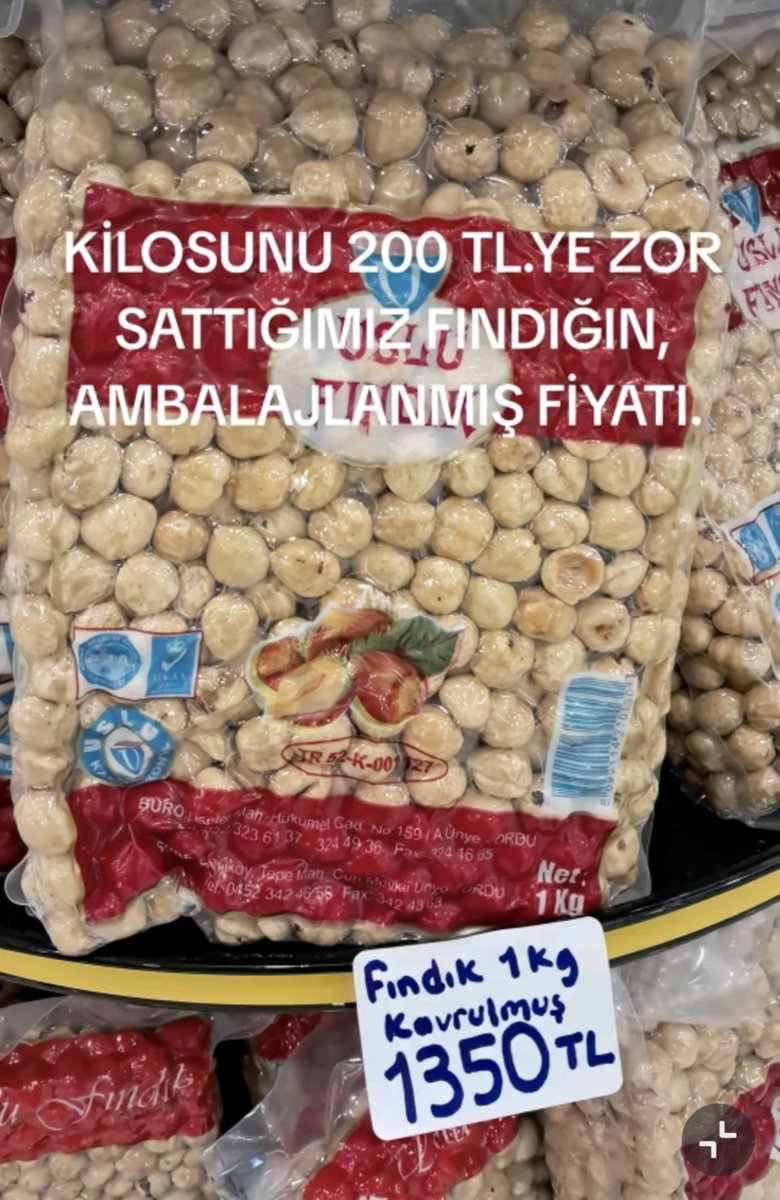 ZamHaberAjans's tweet photo. Bir fındık üreticisi:

"Kilosunu 200 TL'ye zor sattığımız fındığın ambalajlanmış fiyatı" https://t.co/MCBK7iPrSX