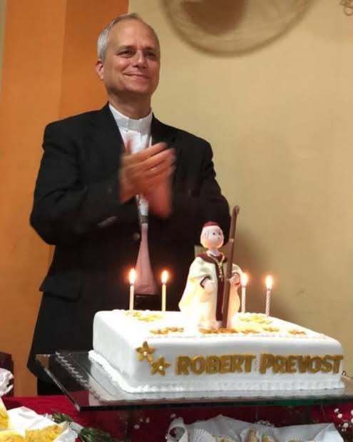 cesar_qnte's tweet photo. En Perú/ En Roma 
¿Dónde celebrarías tu cumpleaños? https://t.co/1PmLOemhtQ