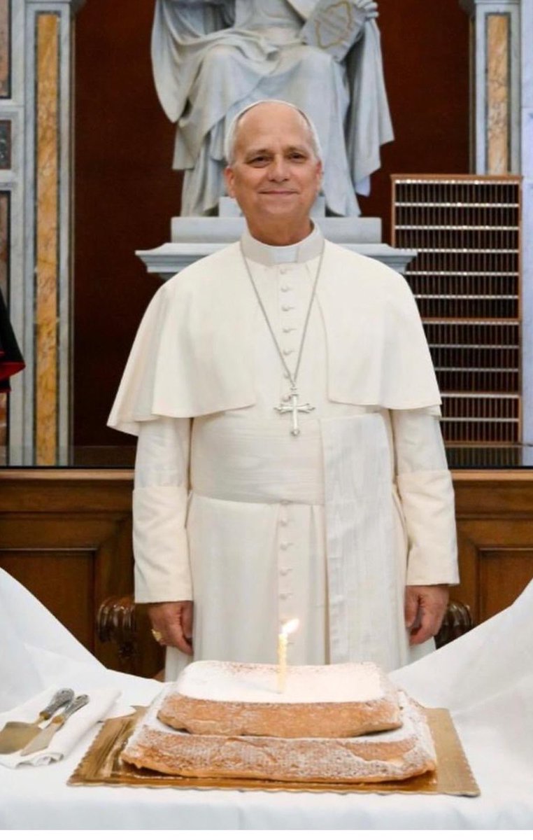 cesar_qnte's tweet photo. En Perú/ En Roma 
¿Dónde celebrarías tu cumpleaños? https://t.co/1PmLOemhtQ