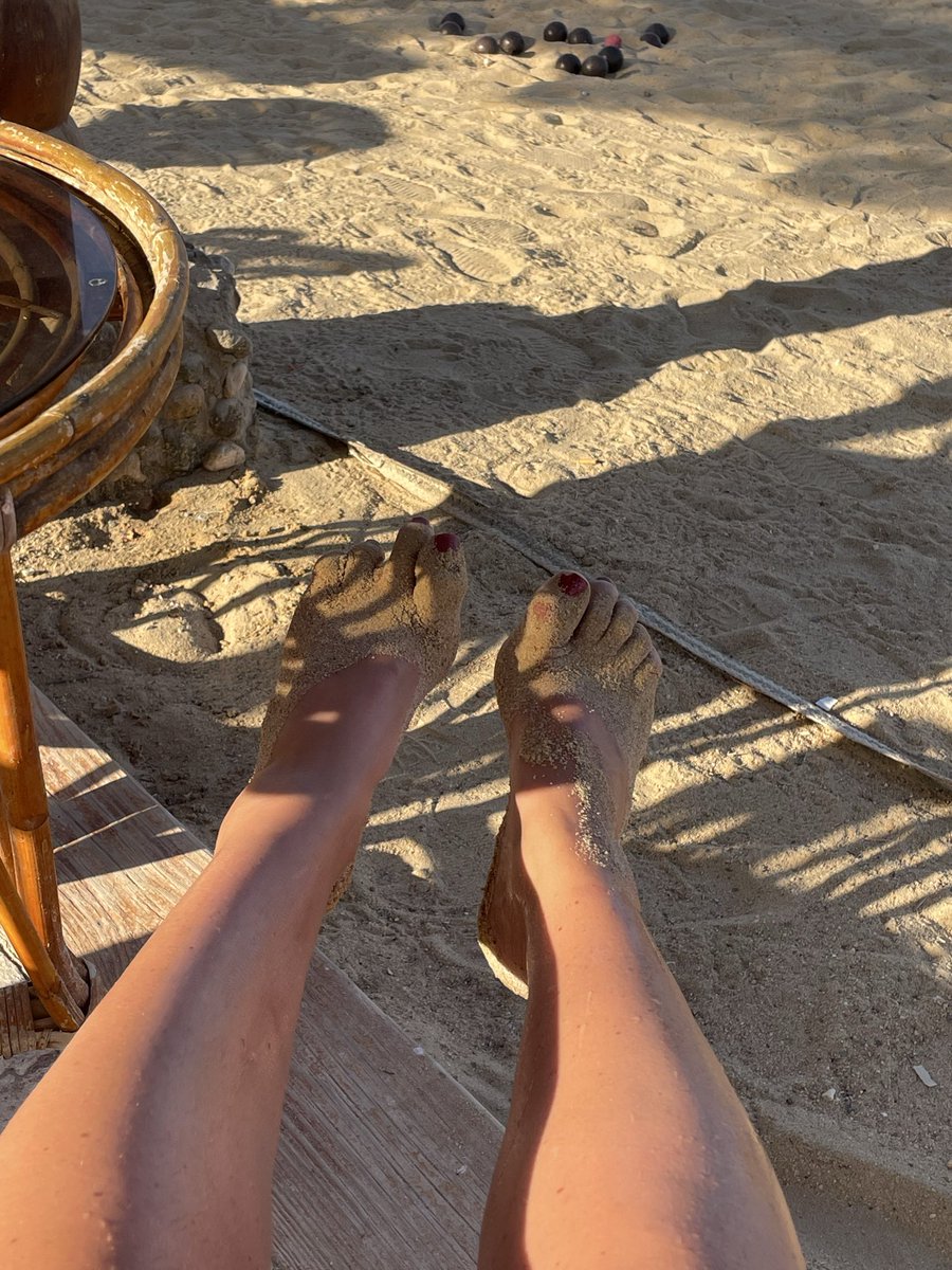 SoftToDarkVIP's tweet photo. Sandy toes, sun on my legs, and a view that gives away more than it should 😏 Link's right here 👇 https://t.co/QgviwQ8Aox

#toes #soles #amputee #SandyFeet #BeachFeet #SummerVibes #ForYourEyesOnly https://t.co/aSnZdOC87U