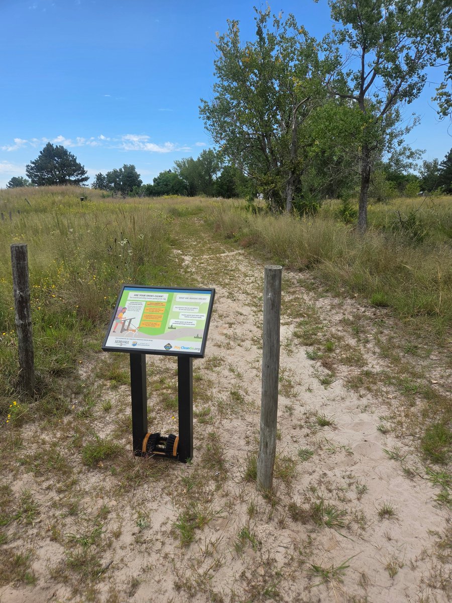PlayCleanGo's tweet photo. We’re excited to share that a PlayCleanGo boot brush station has been installed at Calamus Reservoir State Recreation Area in Nebraska, thanks to grant funding from the U.S. Fish and Wildlife Service through the Infrastructure Investment and Jobs Act!

Located in the heart of Nebraska’s beautiful Sandhills, Calamus Reservoir is a popular destination for camping, fishing, boating, hiking, and other outdoor adventures. The recreation area is managed by the Nebraska Game and Parks Commission in partnership with the Bureau of Reclamation and includes a large reservoir surrounded by rolling grasslands and important native habitats.

With visitors moving between trails, campgrounds, shorelines, and other recreation areas, seeds and plant material can easily hitch a ride on boots and gear. This new station makes it easy to PlayCleanGo and help prevent invasive species from spreading into the places we love.

#PlayCleanGo #InvasiveSpecies #CalamusReservoir #NebraskaSandhills #NebraskaOutdoors #CleanTrails #InfrastructureInvestment #TrailStewardship