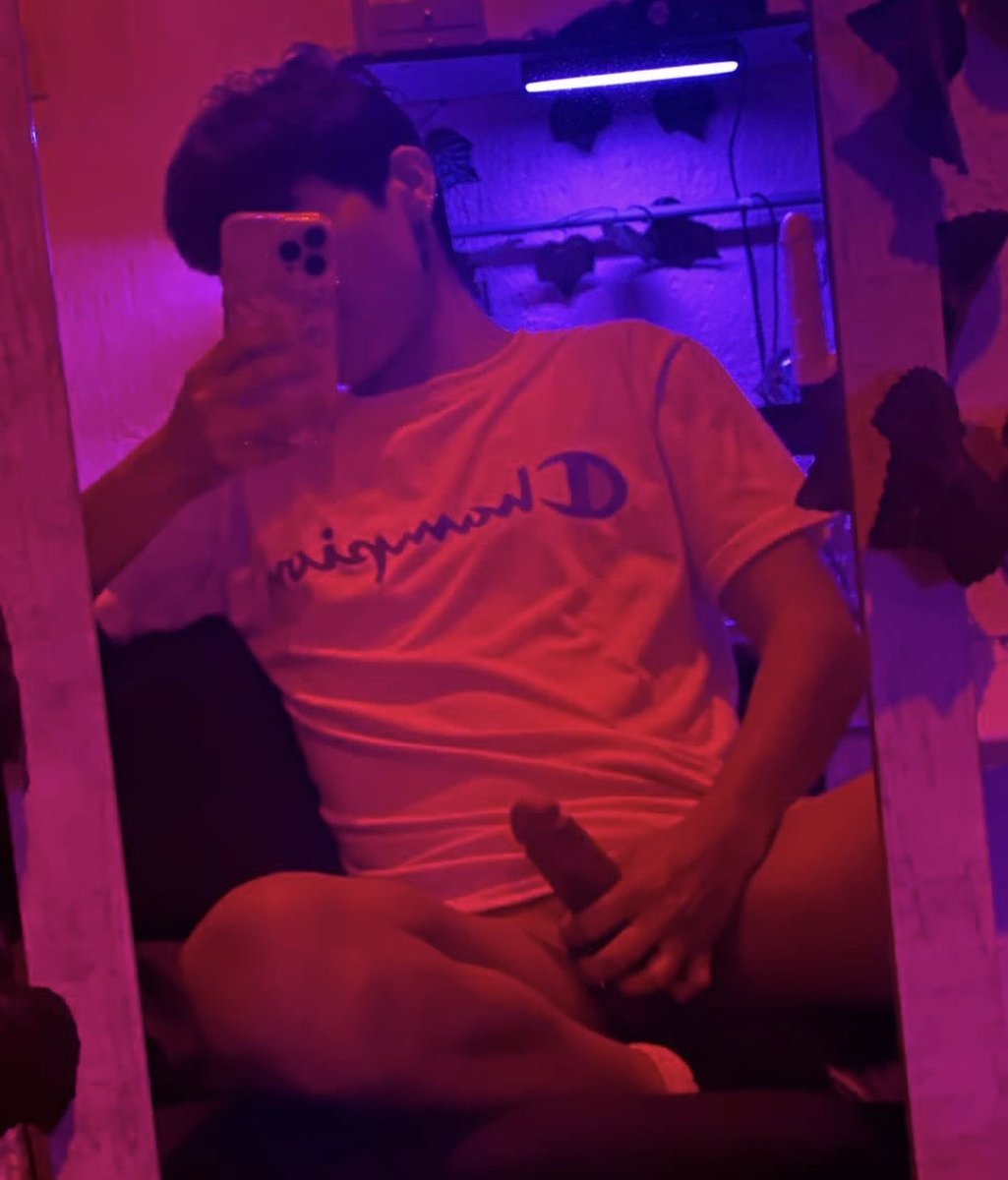uwu_holi2's tweet photo. Apoyen a este estudiambre (osea yo) suscribiéndose a mi only 🥺 https://t.co/9DOxMiQsou https://t.co/dXy4K5N8sh