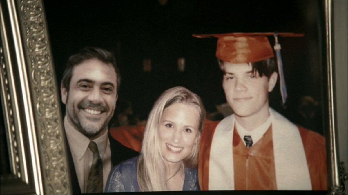 formnvoidd's tweet photo. when the photoshop is so bad it looks like they brought a john winchester cardboard cutout to graduation https://t.co/90BX3EGoNt