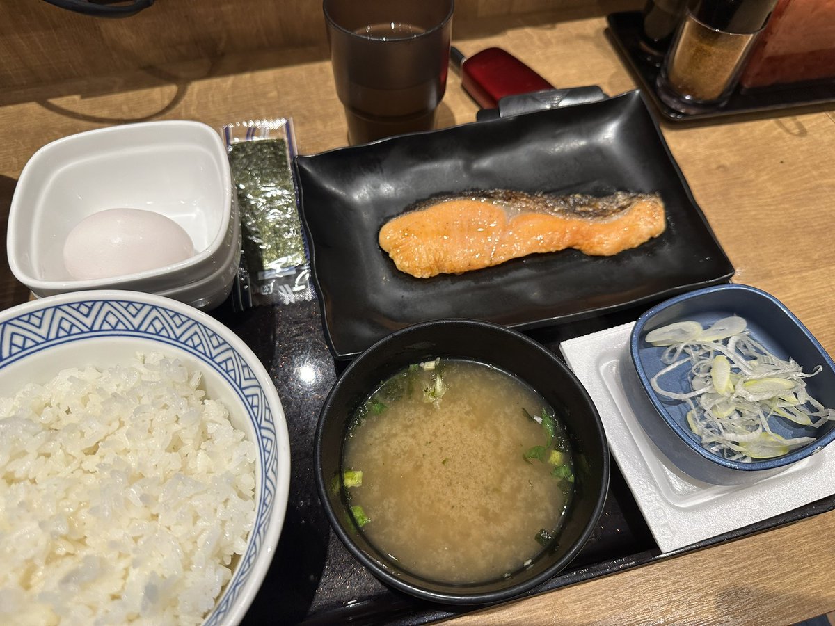 cutestnook878's tweet photo. 最近ひたすらキムチ納豆牛丼ばっかりだったから今日は特朝ぶち込んだ😋 https://t.co/kB8Bq0IOzx