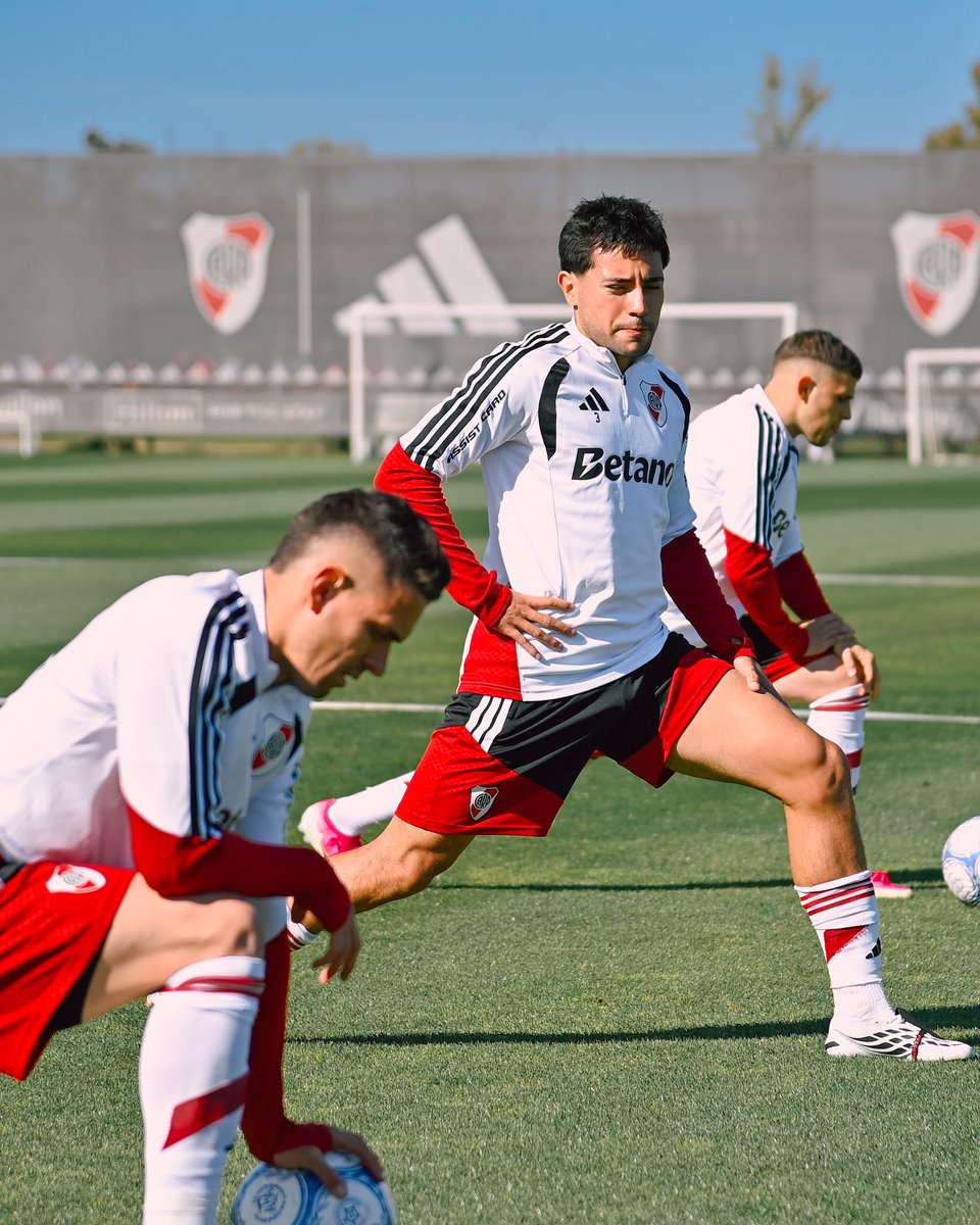 RiverPlate's tweet photo. ⏱️ Lunes activo ⚽️✔️ https://t.co/oIjusSPjXX