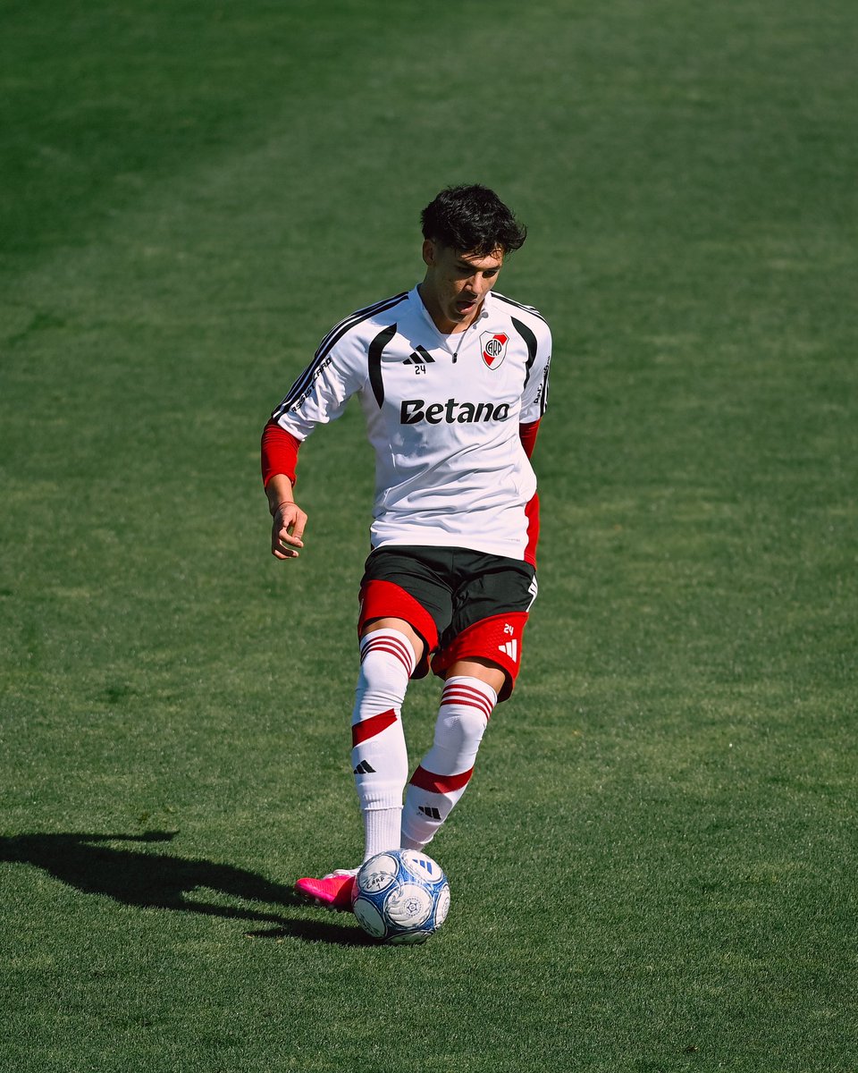 RiverPlate's tweet photo. ⏱️ Lunes activo ⚽️✔️ https://t.co/oIjusSPjXX