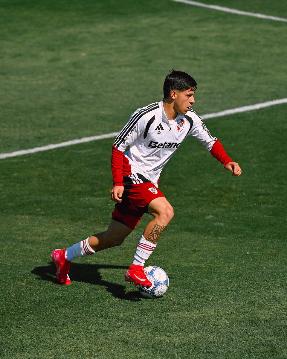 RiverPlate's tweet photo. ⏱️ Lunes activo ⚽️✔️ https://t.co/oIjusSPjXX