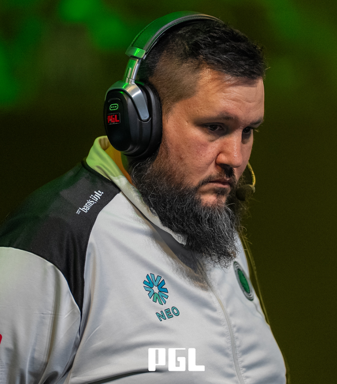 NartOutHere's tweet photo. zonic reveals m0NESY is almost too selfless as a teammate

🗣️“He’s such a good teammate towards the other players, but he’s also not demanding that much compared to how good he is. So sometimes it’s my job as a coach to actually tell the others, ‘Hey, you guys need to play for him.’

He’s the one where he’s maybe a bit too ‘I can do that’ and take all the bad roles or the bad angles, where I’m like, ‘No, we are playing for you. You’re the one getting the dualies in pistol rounds, you’re the one people are saving the AWP for, you’re the one who gets the hero AK.’

It’s been very important for me to determine also for the others that Ilya is our star player.”
