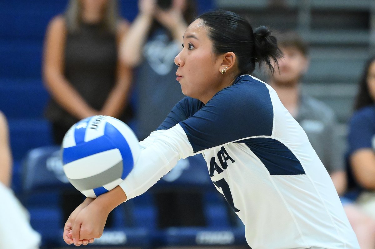 Firstteamphoto's tweet photo. My full gallery of images for @BomberSports from the @CMUTartanVolley vs @IthacaVB match played on 9/11

📷: https://t.co/cblp35vpx6

#GoBombers x #StriveForMore https://t.co/zhddwDe5Ot