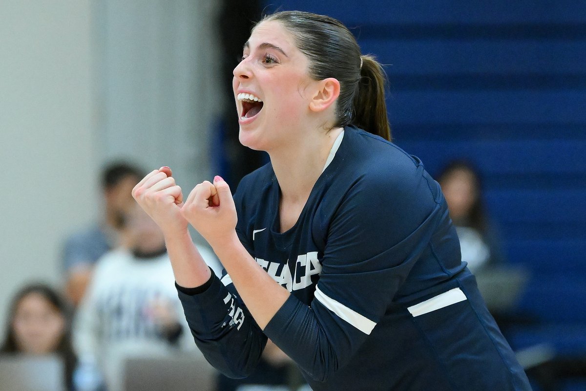 Firstteamphoto's tweet photo. My full gallery of images for @BomberSports from the @CMUTartanVolley vs @IthacaVB match played on 9/11

📷: https://t.co/cblp35vpx6

#GoBombers x #StriveForMore https://t.co/zhddwDe5Ot
