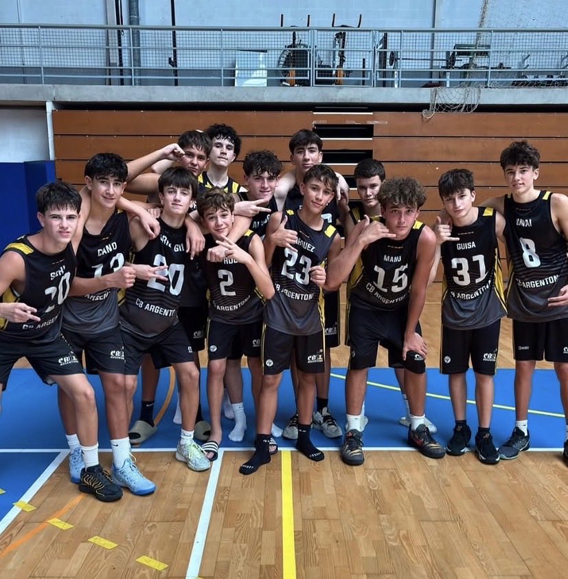 cbargentona's tweet photo. La competició ja està en marxa

El cap de setmana  5 i 6 van començar equips Preferents, i aquest cap de setmana passat s’hi han sumat els Inters.

De moment, pòquer de victòries

#CBArgentona https://t.co/XHt1gkDnJu