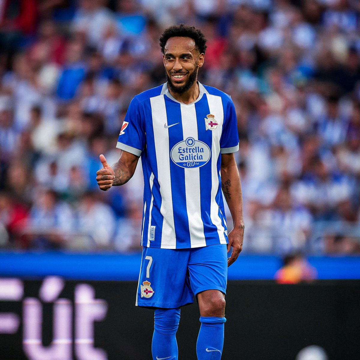 insuaa_depor's tweet photo. 🧐 Aubameyang fue ofrecido este verano al Valencia CF.

👉🏼 Corberán lo veía con buenos ojos, pero Ron Gourlay le comentó que ya era muy mayor y tenía un amplio historial de lesiones.

🗞️ @Generaldepie_ https://t.co/SAjJQfWlda