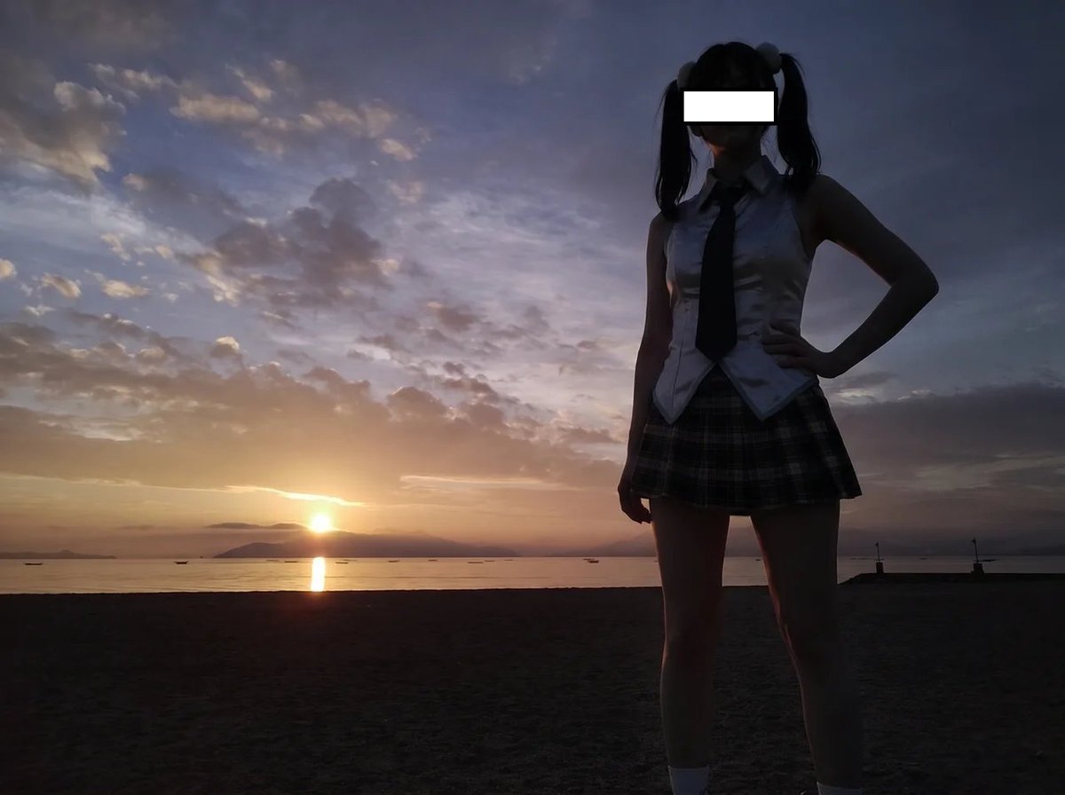 _4c_'s tweet photo. 昨日は漫画描いて朝日見て、実家から遊びに来たメイちゃんと遊んで、ホルモン焼きとマッコリを楽しんでたら一日が終わってました。幸せでした。
今日は大雨なので籠もって頑張ります。 https://t.co/tjBIza7CGH