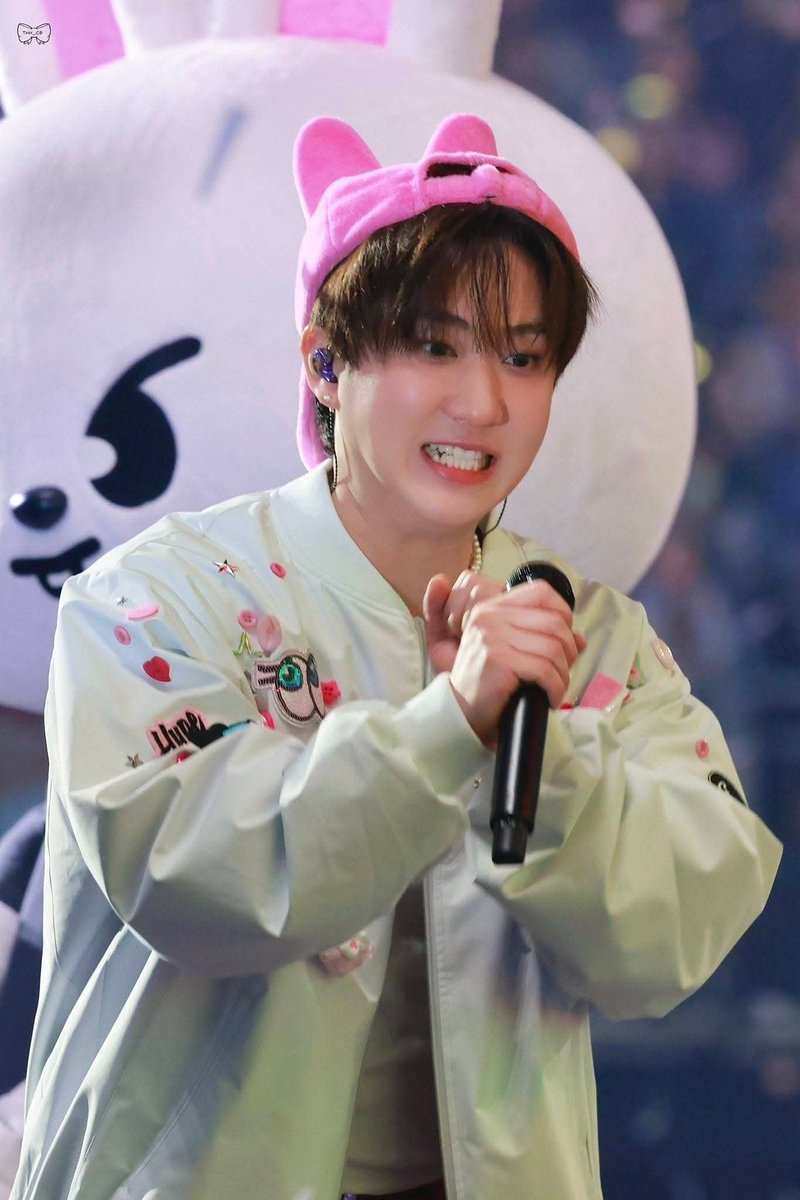 mykpoptimeline's tweet photo. @felixsrightarmm I can spare a bink in these trying times. https://t.co/TXtMEcmr6K