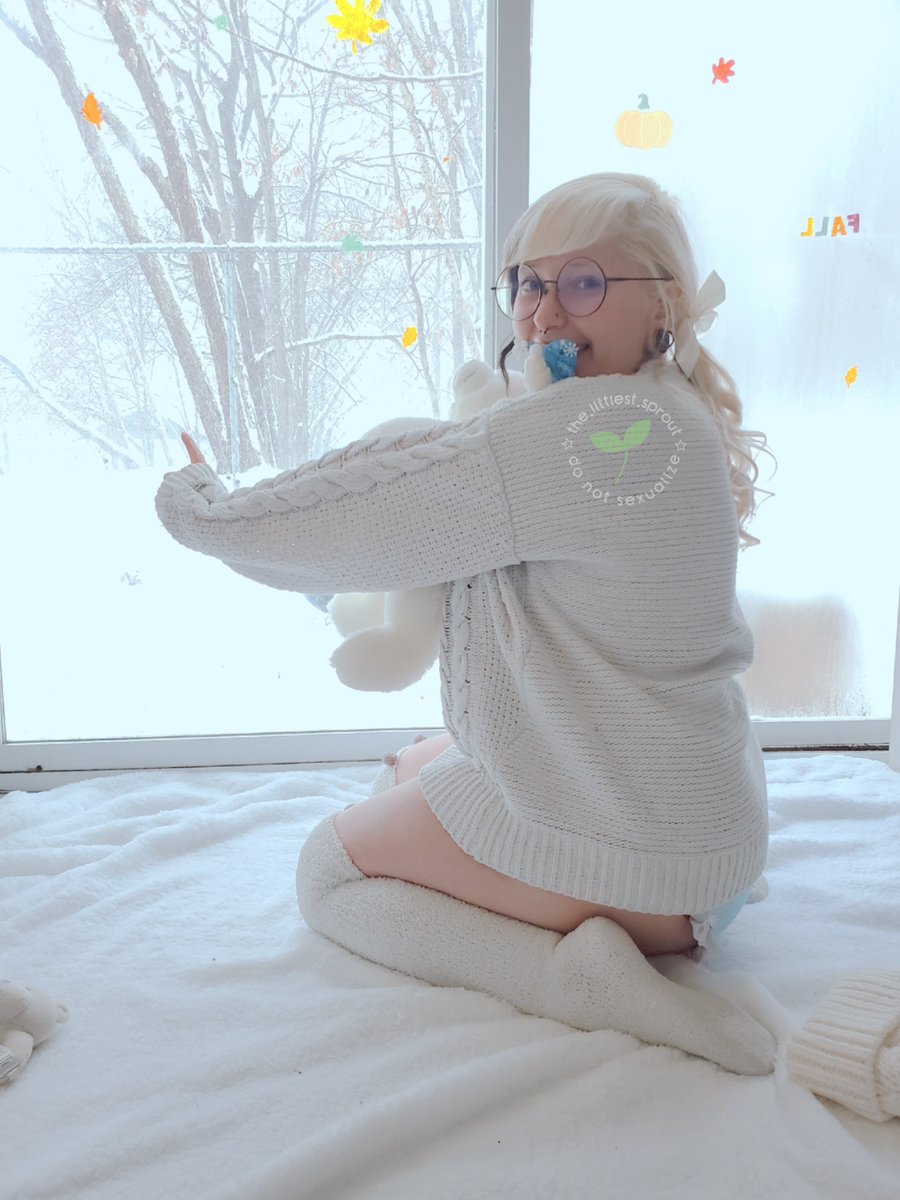 ittlest_sprout's tweet photo. Missing the snowy days extra hard >< do u like snowdays?? ☃️❄️

#ageregression #littlespace #agere https://t.co/JeNu4wjpf6