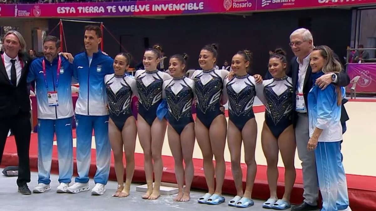 fedeebongiorno's tweet photo. 🇦🇷 El equipo femenino argentino de gimnasia artística se llevó la medalla de oro en los Juegos Suramericanos 2026 por primera vez en más de 30 años 

Julieta Lucas también se consagró campeona en el concurso individual completo https://t.co/5UmYXYJpXs