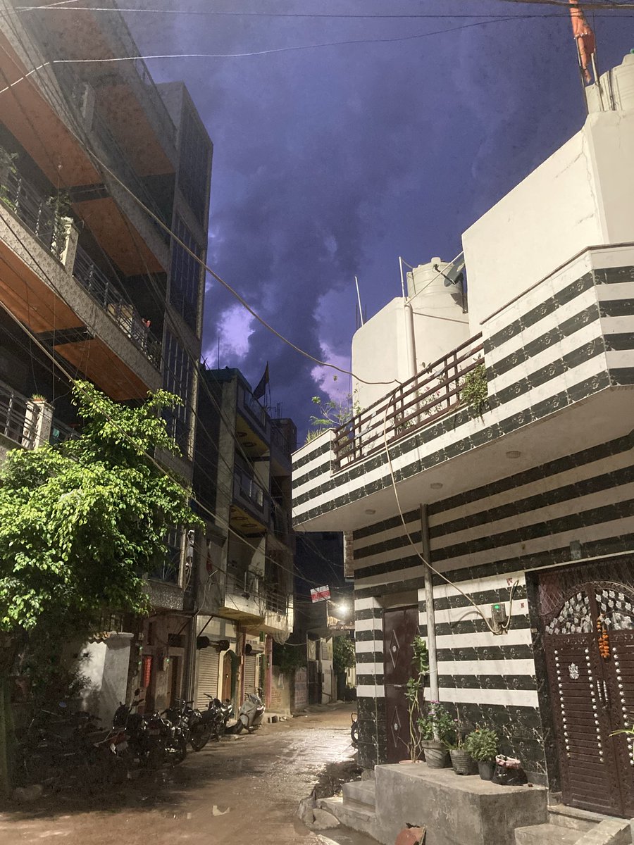 geeklalit's tweet photo. Straight from the archives, no filters - just nature being effortlessly beautiful. 🤍📸

#MonsoonDiaries #CloudySkies #ShotOniPhone #NoFilter #FromTheArchives #MoodyAesthetics #NaturePhotography #GeekyLalit https://t.co/Ax87Eqs44A