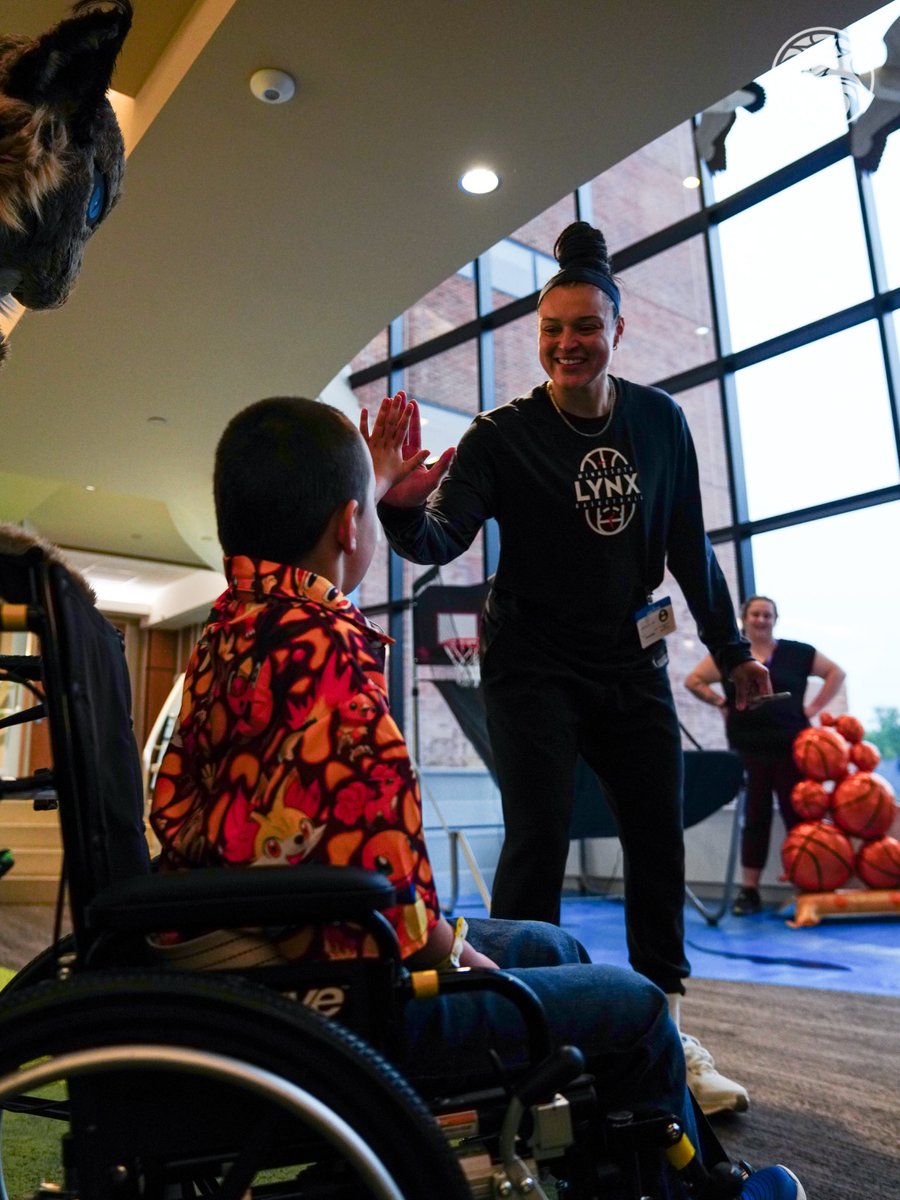 minnesotalynx's tweet photo. KMac and Prowl made a trip to the Mayo Clinic in Rochester. 💙 https://t.co/eE77zW8yMm
