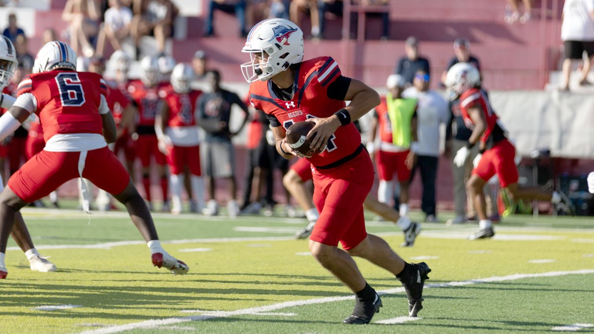 NAIA's tweet photo. 🏈 
The @PrestoSports #NAIAFootball Players of the Week for Sept. 14 came up big last week in wins for the @OPSUAthletics, @nwcraiders, and @dsubluehawks. 
Harrison Hackbarth, Offense (OPSU) ➡️ https://t.co/XeK4HpJywF
Kylar Fritz, Defense (Northwestern) ➡️ https://t.co/ugUtoMSO01
Nik Halvorson, ST (Dickinson State) ➡️ https://t.co/AefnLqt6ao
#TheRightWayToPlay