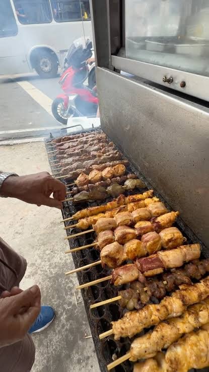 maiacelio's tweet photo. @willmourds Churrasquinho de rua https://t.co/rH644FsMeQ