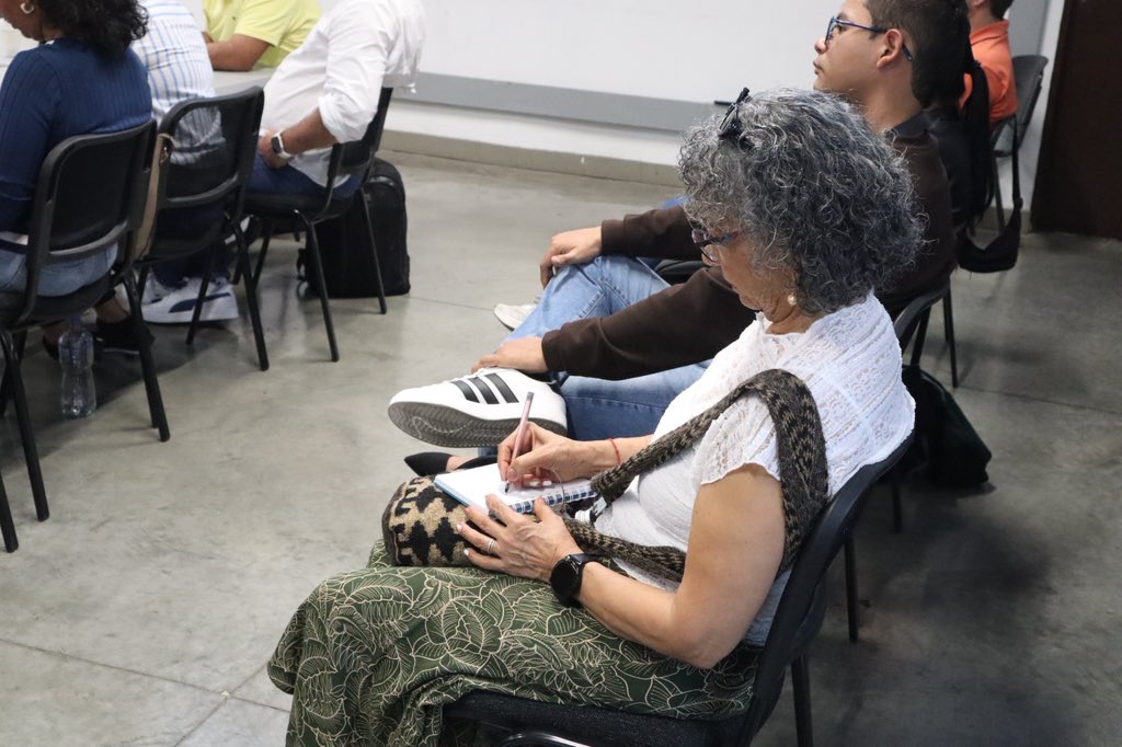 ENSColombia's tweet photo. 🗣️ En el marco del Programa de Formación en Negociación Colectiva en el Sector Público, analizamos con Gerónimo Suaza Gómez el Presupuesto 2027 y sus efectos sobre el empleo público y la inversión social.

🤝 Un espacio para fortalecer la defensa de los derechos laborales. https://t.co/xhdfFVU29t