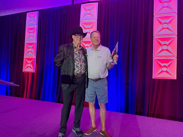paceomatic's tweet photo. Integrity is about more than what you accomplish. It’s about how you get there.

🏆 Pace-O-Matic has honored former GAMOA President Butch Foshee with the Winning Integrity Award, recognizing his leadership and lasting impact on Georgia’s amusement industry.

Read more: https://t.co/1D88g6eygm