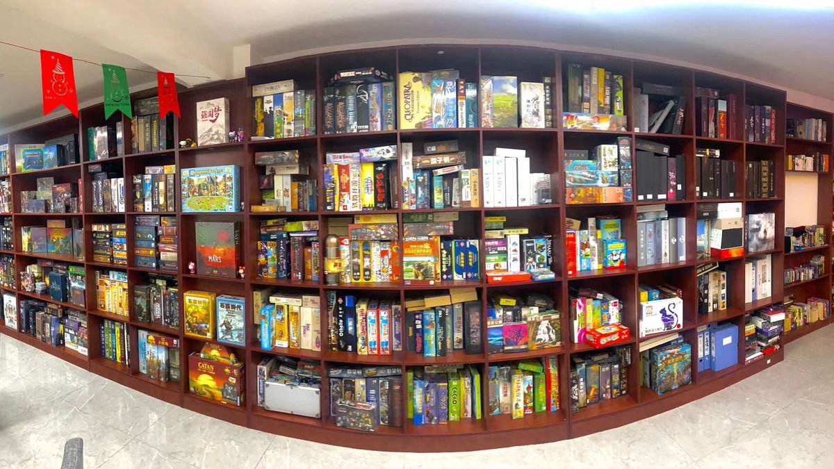 KendaCouviw0pq's tweet photo. Just conquered a wild murder mystery dinner at a cozy corner board game café—twists I never saw, nonstop hype with strangers, already booking next session! https://t.co/6BXLVqtmv7