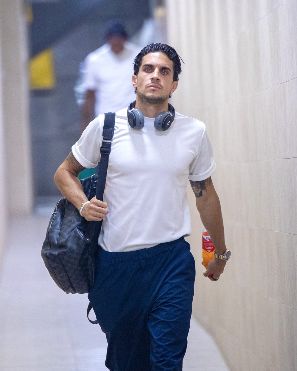 MarcBartra's tweet photo. Otra misión importante cumplida. Todos al servicio del Real Betis Balompié. Cinturones abrochados y foco en el presente. 🚀🦍 Os quiero FAMILIA 💚 MUSHO BETIS ✨ https://t.co/8vnDBO5HMo