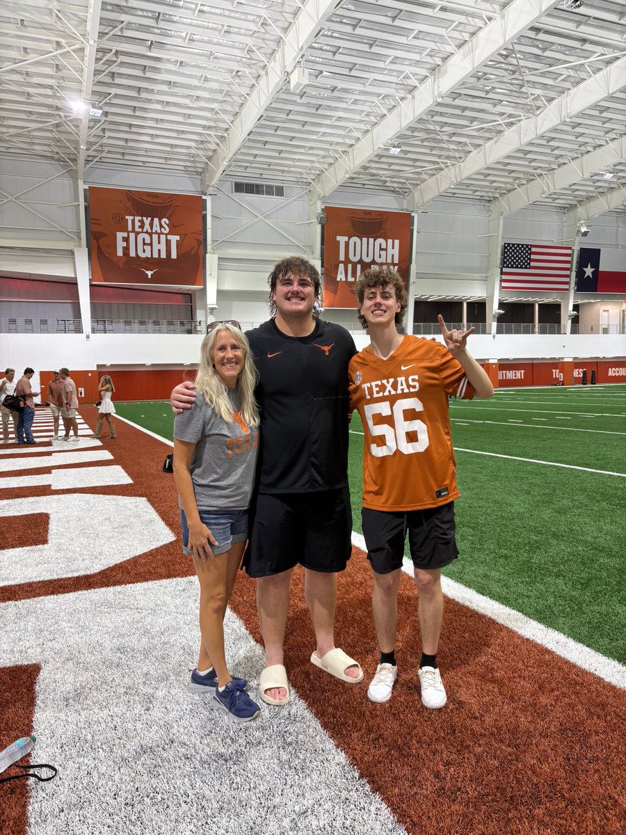 SumnerFootball's tweet photo. Texas #1 graded OL vs Ohio State. Lots of west coast colleges misted on this one. #SpartanNation https://t.co/5sawYyEajy