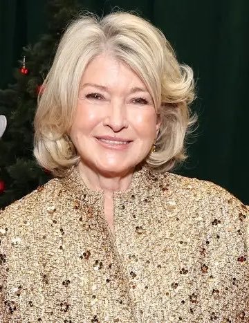 feedme_clips's tweet photo. Martha Stewart said she’s been thinking about releasing her nudes

i guess she just reminded everyone that age is just a number… and apparently so is restraint https://t.co/UKQXBbdFTW