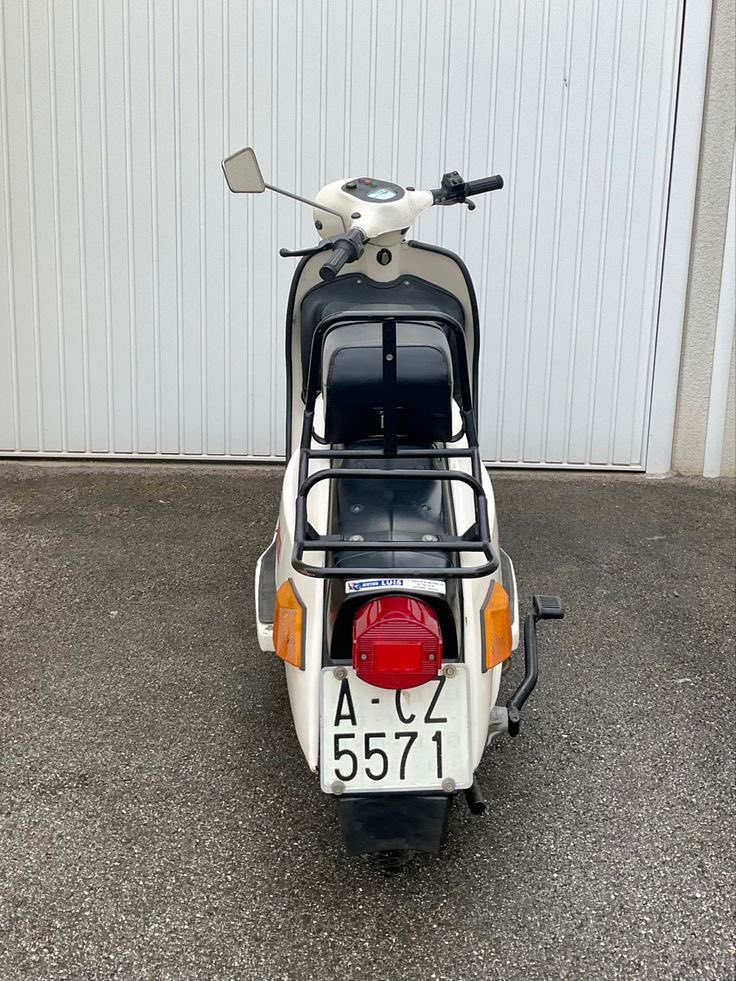 vespapics's tweet photo. https://t.co/BxcK5XoBZZ