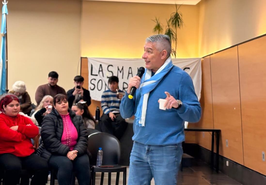 LCBAQQ's tweet photo. Ante tanta incertidumbre, algunas certezas...Las Malvinas son Argentinas y La Córdoba que Queremos es con @martinllaryora Gobernador.

#MartínSigue 
#Llaryora2027 
#LeonardoLewylle 
#LaCbaQueQueremos https://t.co/PPqNjZgrss