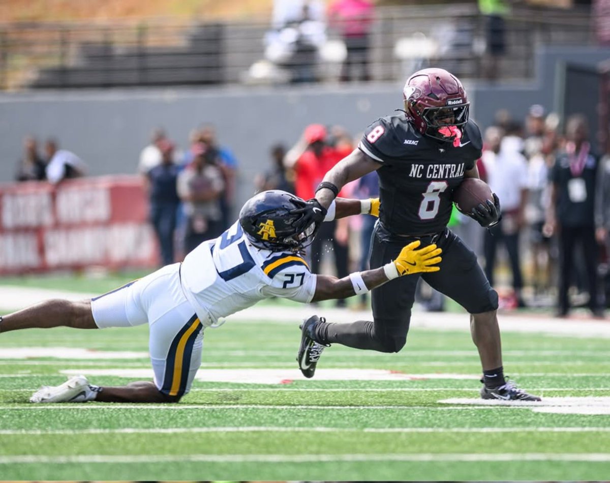 HBCUSports1's tweet photo. North Carolina Central (RB) Plez Lawrence, 210 yards with 3TDs highlighted by a 73 yarder to the house against NCAT https://t.co/xjW2ZcalRE