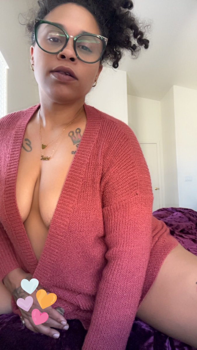 Karlie4_'s tweet photo. Go add my onlyfans if you haven’t already sweetheart https://t.co/KHxDIRyRDL