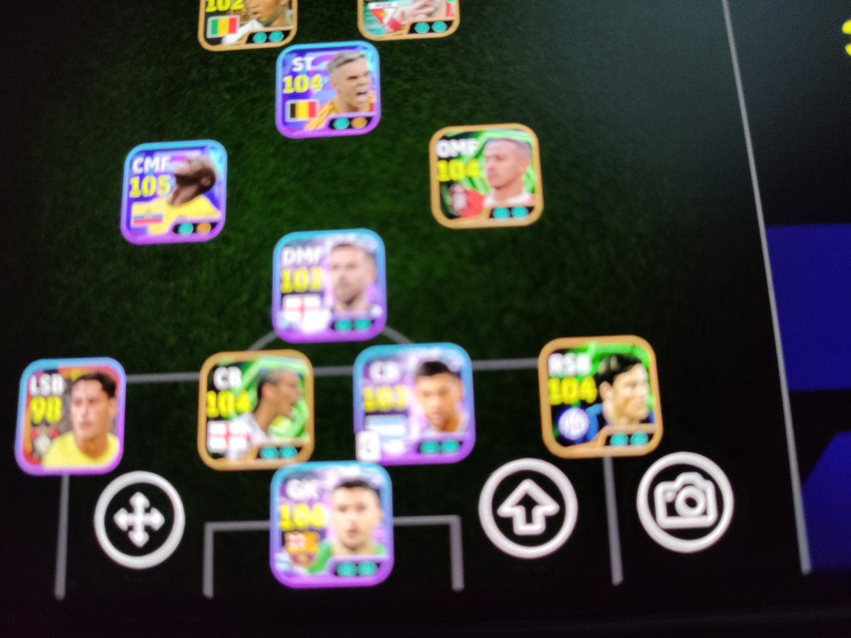 gk63pn's tweet photo. @Fidio_efootball 4バックの人選どれがいいんでしょうか。個人的にはミリトンのやつなんですけど、 https://t.co/dDCRQjZ8f9