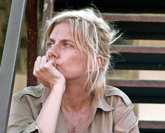 bbimbi's tweet photo. Hay un hilo invisible que une al personaje interpretado por Mélanie Laurent en la quinta temporada de Fauda con los veinticuatro minutos de aplausos en el Festival de Venecia, la flotilla de instagrammers y los rebeldes en busca de una causa de las universidades de la Ivy League. https://t.co/44xjPeRQey