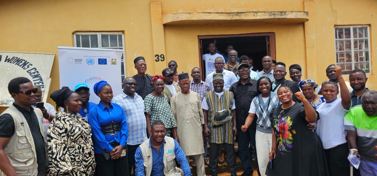 UNWOMEN_SL's tweet photo. Today, @UNWOMEN_SL, @mogca_S_L &amp; sister agencies launched the #SafeSpaceProgram under @GlobalSpotlight, creating safer spaces where women &amp; girls can access support, information &amp; opportunities free from violence. @EUinSierraLeone @UNSierraLeone #EVAWG #ForAllWomenAndGirls https://t.co/7kEAmF9o75