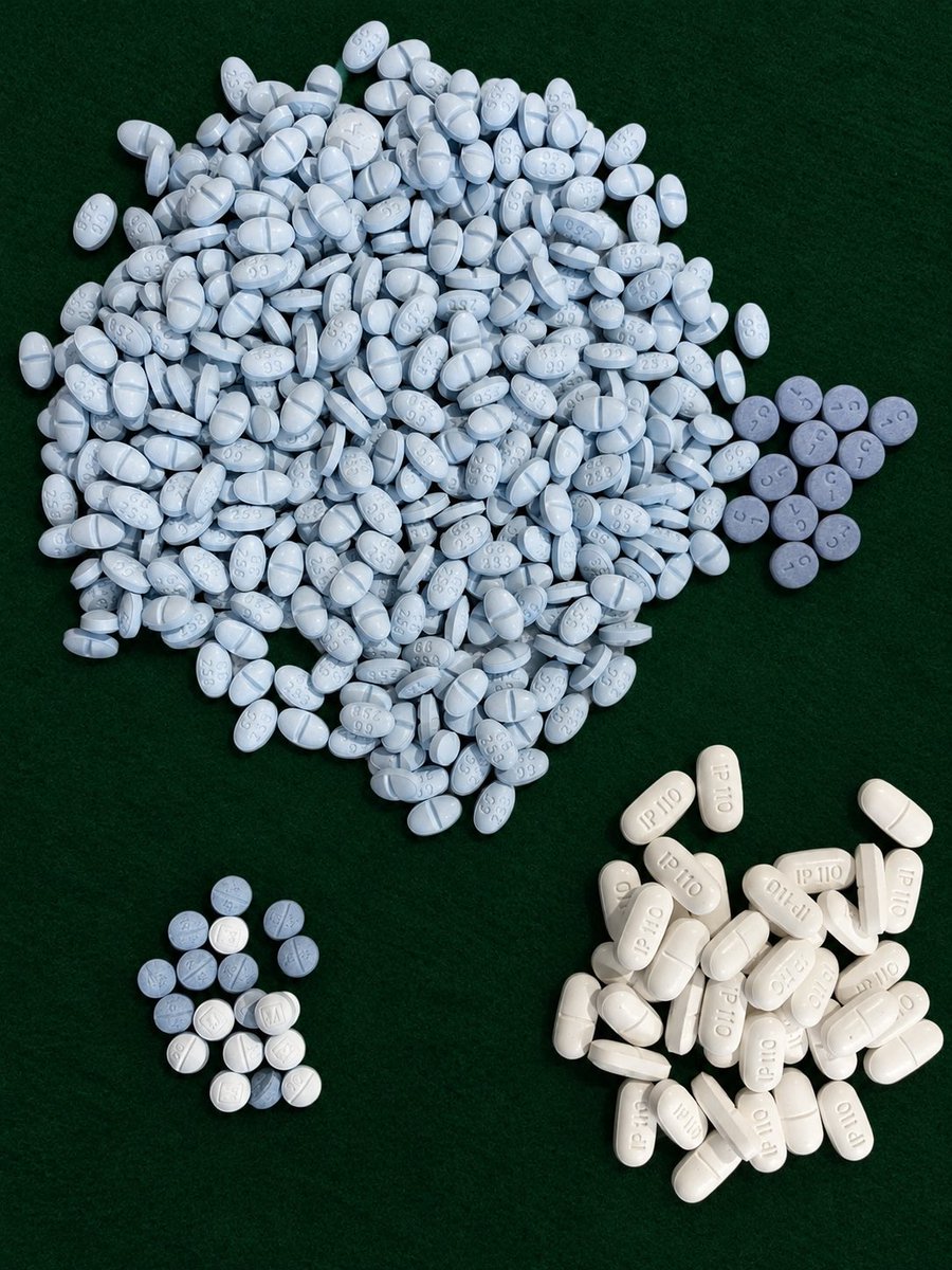 cookiemonsta069's tweet photo. Years in the making 💊📸 Just sharing my collection for the love of pill photography. Would you choose benzos over opiates?

Stay safe, everyone! 🖤 

#GHSP #sexoncoke #edtwt #shedtwt #pnp #bpdtwt #cocaineandporn #TrendingNow https://t.co/7teKp3Vo3b