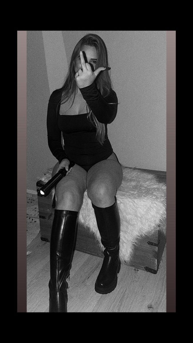 MistyTease2X's tweet photo. Toen ik nog een brunette was🤭🖤🩶

Findomnl
Leer
Latex
Laarzen https://t.co/ssbDPJE5Od