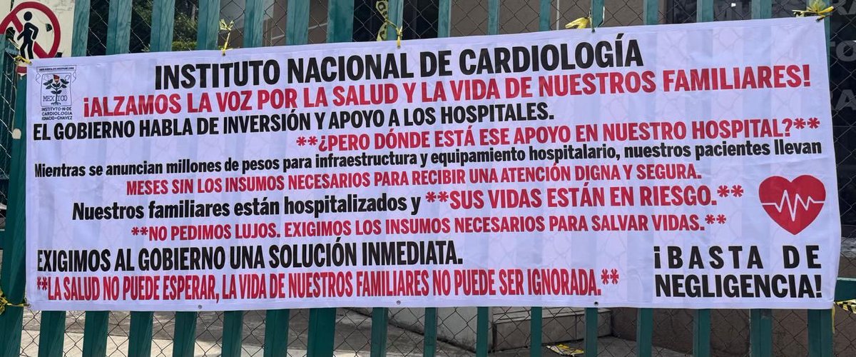 MaribelRCoronel's tweet photo. Desesperación de familiares en @Cardiologia_Mx por falta de insumos 

La larga espera por cirugía afecta a cada vez +pacientes 
El director Jorge Gaspar Hernández no atiende a las familias,
Y éatas expresan su angustia en lonas colocadas en la entrada urgencias de Viaducto Tlalpan
