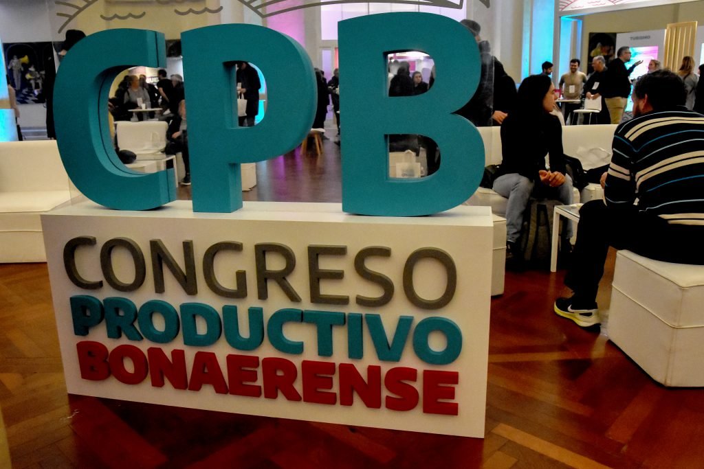 LaUneok's tweet photo. 👉 CUARTO CONGRESO PRODUCTIVO BONAERENSE

🎙️Toda la data con @MariaVQKesen.

📻 https://t.co/yjzQOAbmPV https://t.co/v785uPmgRr