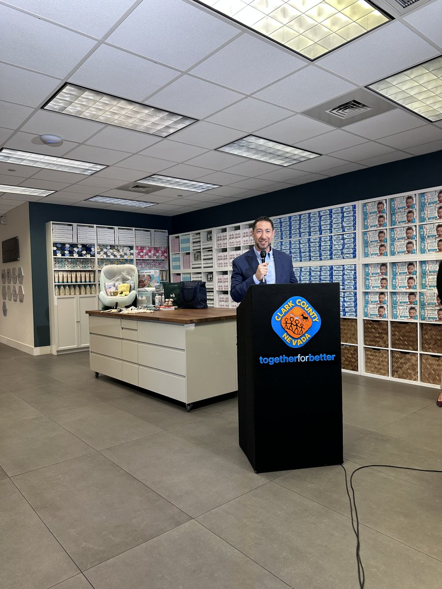 CommishNaft's tweet photo. September is Baby Safety Month! Today, I teamed up with Baby’s Bounty and @UMCSN’s Healthy Living Institute (HLI) to talk safe sleep, home safety, pool safety, and car-seat safety. Plus, our HLI team demonstrated proper car-seat-installation techniques and recommendations. https://t.co/G8KrhRFVMj