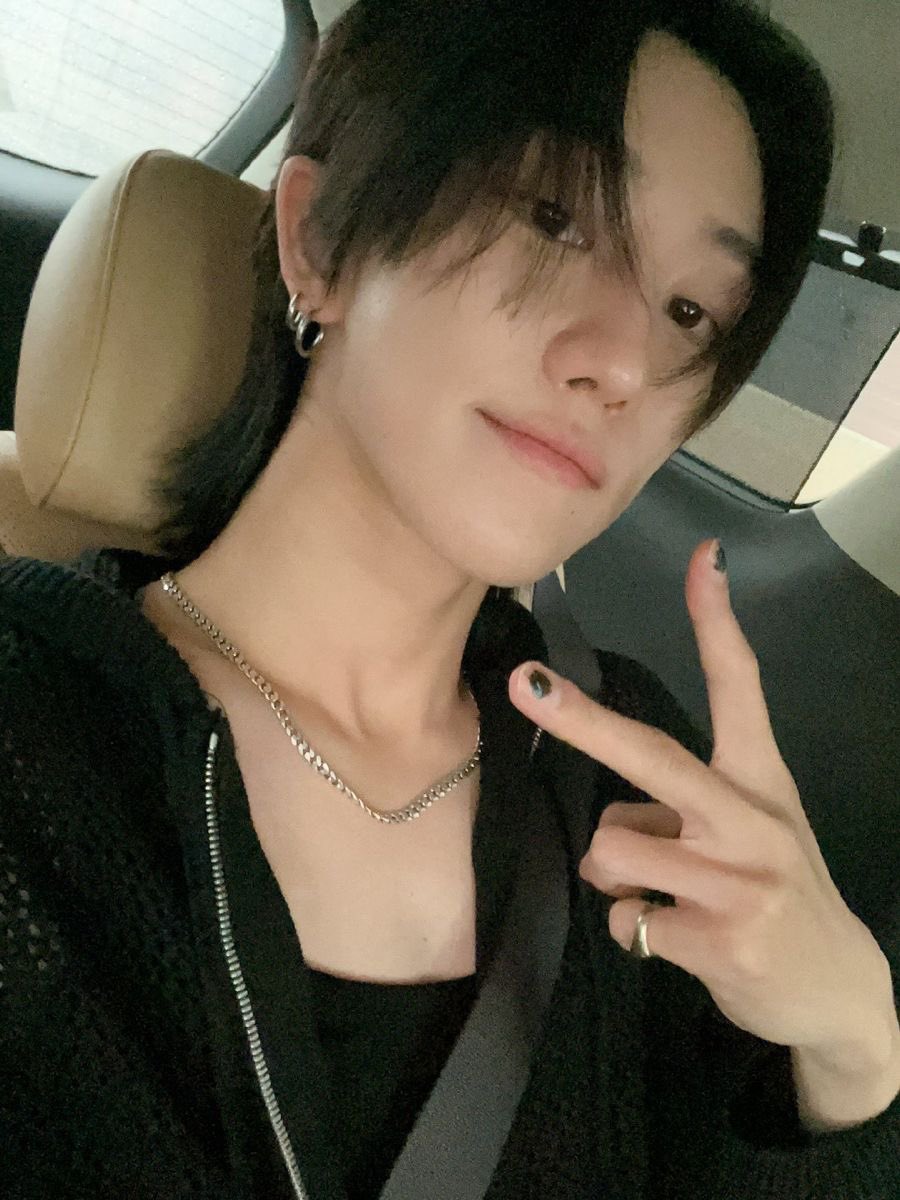 hui8stars's tweet photo. #adminmonday with minghao except this is just an excuse to post myself https://t.co/kHSuRZMWCK