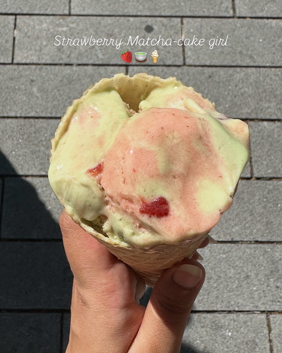 oneidasantana's tweet photo. I choose gelato flavors to match my outfit of the day. https://t.co/k7YifqaLuy