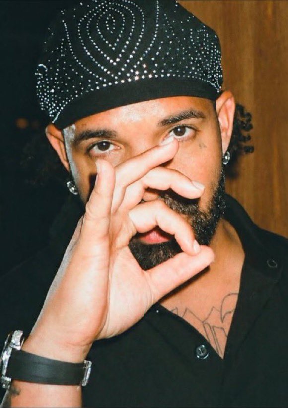 moeszn's tweet photo. — DRAKE 
— FEAR OF MISSING OUT (ALBUM) 
TONIGHT ! 🔥 https://t.co/qUbvHSqyyI
