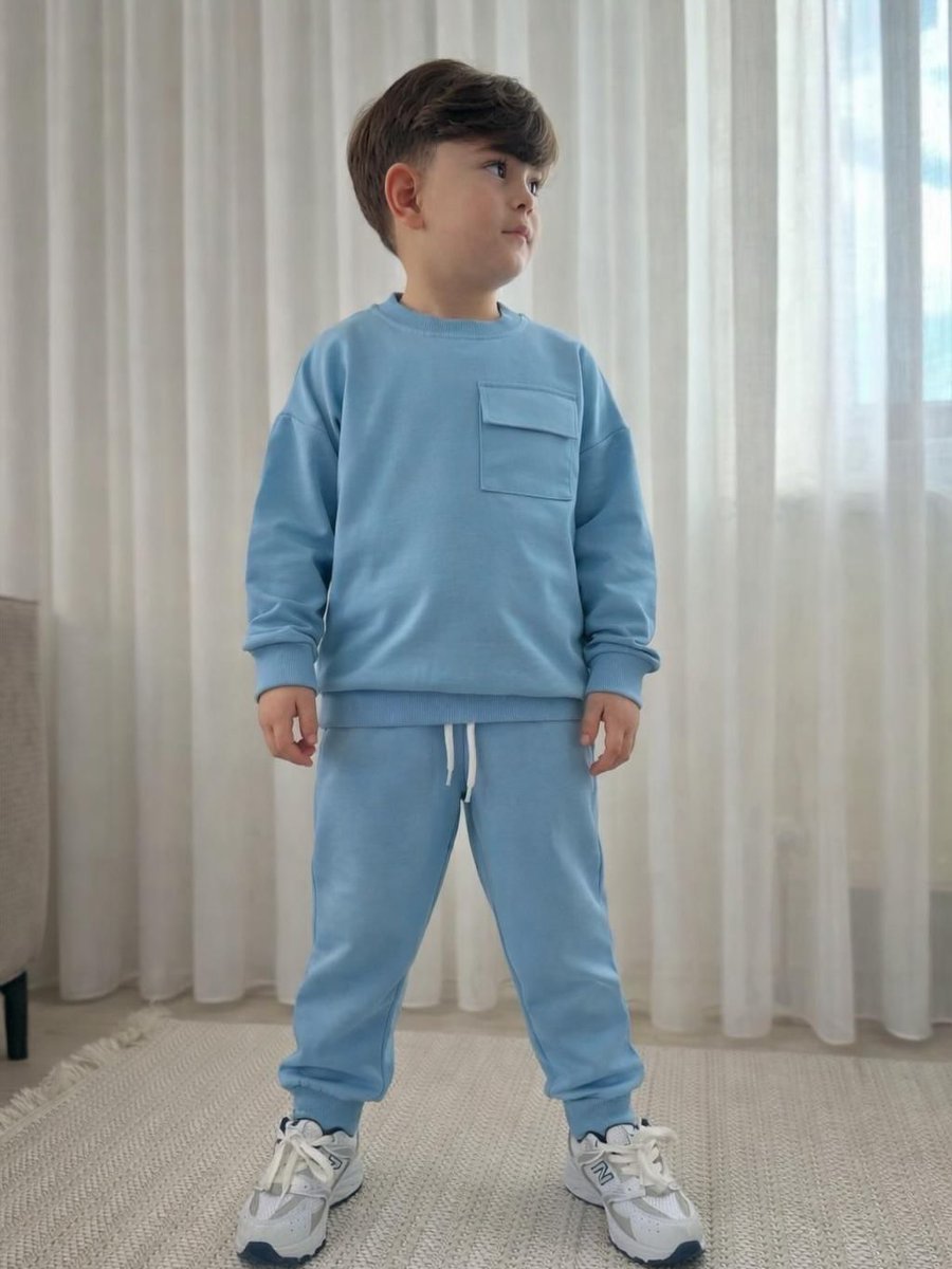 Bon_Bennett's tweet photo. MINIMAL &amp; COMFY

Boys’ 2-Piece Tracksuit Set: sweatshirt and jogger pants. Soft fabric, front pocket detail, and perfect for everyday wear. Sizes 3–10 years. Order via DM or WhatsApp 78 868 280. Delivery across Lebanon. https://t.co/jOBOvhGxtH