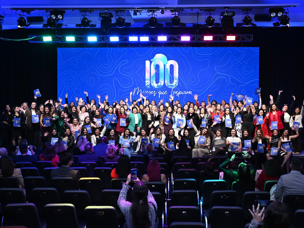 IIMCh's tweet photo. 👷‍♀️ WIM100 reconoció a 100 mujeres que transforman la minería chilena.

En representación del IIMCh asistieron su presidente, Carlos Carmona, y la gerenta general, Constanza Espinosa.

🔗 https://t.co/gWXSl1IcJo

📸 Créditos: WIM Chile

#WIM100 #IIMCh #MujeresEnMinería https://t.co/OdA3LJumDv