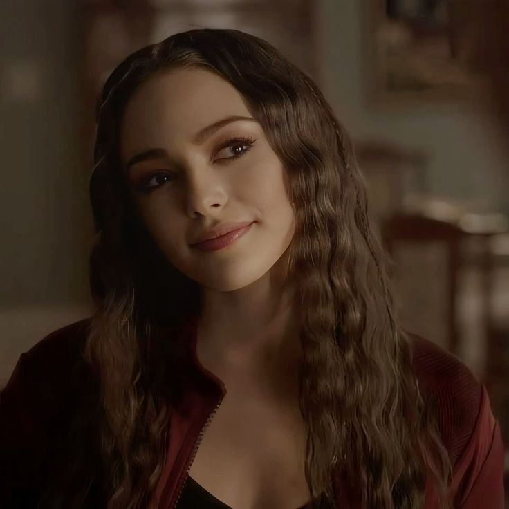 iKlausBloodline's tweet photo. βοΈβ"Hope Mikaelson; the one and only Tribrid. Daughter of Klaus, and Hayley!
β€οΈβ―#HopeMikaelsonβ―β€οΈ
I'd wish nothing but the absolute best of you, and that you'll one-day have a family of your ownβbut let's not rush that, shall we..?" https://t.co/X3T96ehRTK