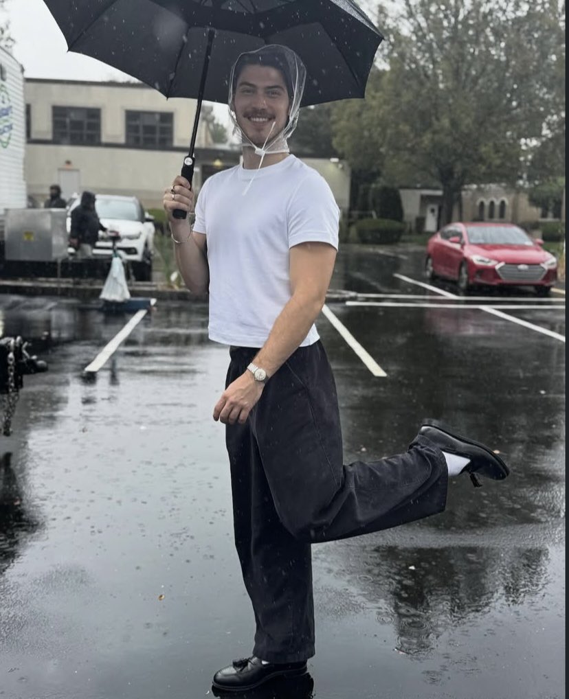 CHA0TICBUG's tweet photo. how the rain been having me look since i’ve stepped out https://t.co/aPpwkxOzHI