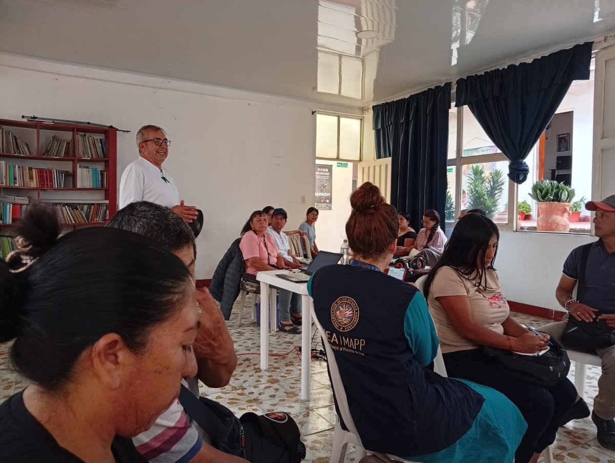 MAPPOEA's tweet photo. En #Samaniego acompañamos un espacio de diálogo sobre los desafíos que enfrenta el territorio y las alternativas para proteger la vida, los ecosistemas y comunidades.

🌱 Cambio climático, agroecología, minería y organización comunitaria fueron algunos de los temas abordados, junto con experiencias de Chile, Antioquia y Samaniego que muestran distintas formas de fortalecer la relación con el territorio y promover prácticas sostenibles.
